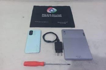 Homem é flagrado tentando vender itens furtados de veículo em Araranguá