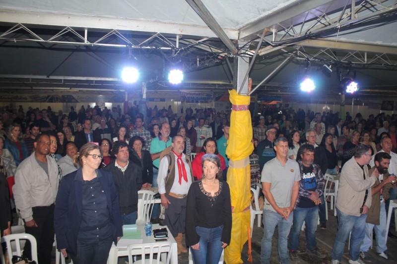 Abertura da Festa da Tainha conta com bom público