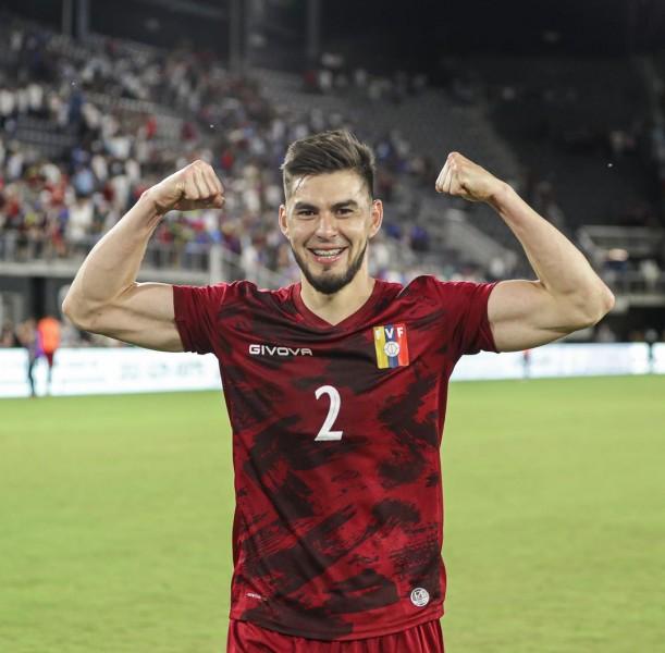 Saiba quem é Wilker Ángel, zagueiro venezuelano que negocia com o Criciúma