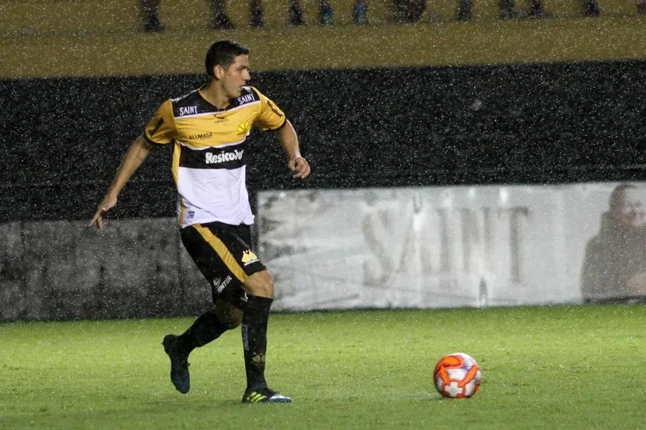 Caso Nino: dinheiro fica no Criciúma, mas acordo está em pauta