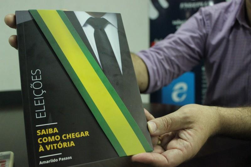 Publicitário lança livro sobre campanhas políticas