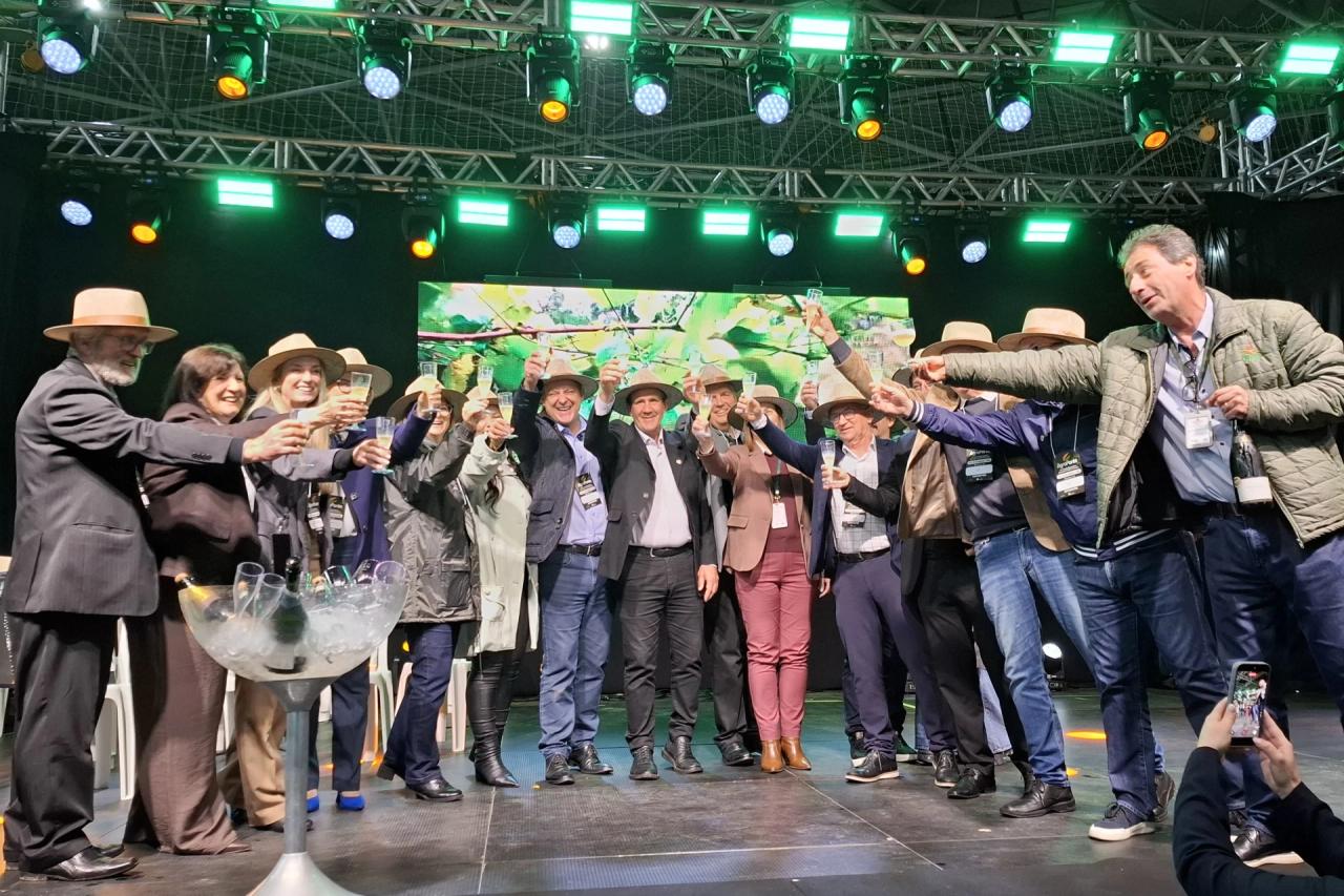 Com expectativa de atrair 100 mil visitantes, Feira AgroPonte é aberta em Criciúma