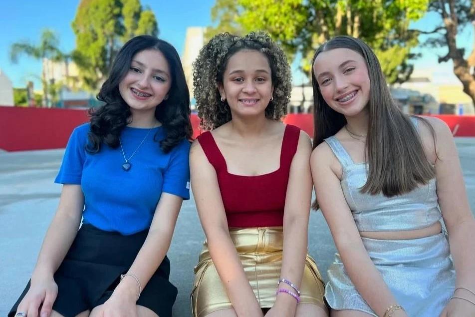 Mini Divas: trio de amigas une amizade e talento musical no Sul de Santa Catarina