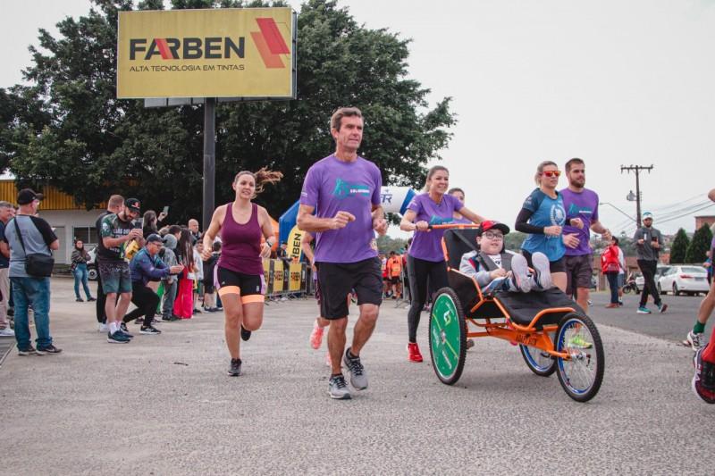 Corrida Farben 30 anos reúne mais de 300 participantes e famílias em Içara