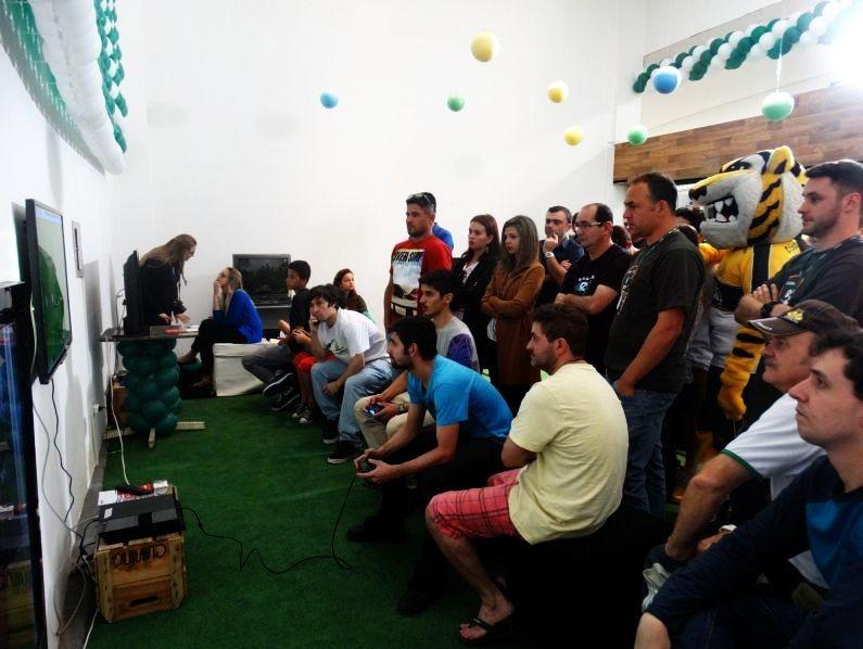 Torneio PES 2016 mobiliza pais e filhos