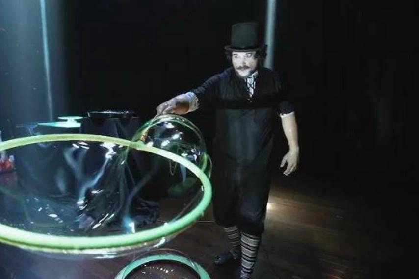 Espetáculo de mágica será apresentado no Teatro Elias Angeloni em Criciúma