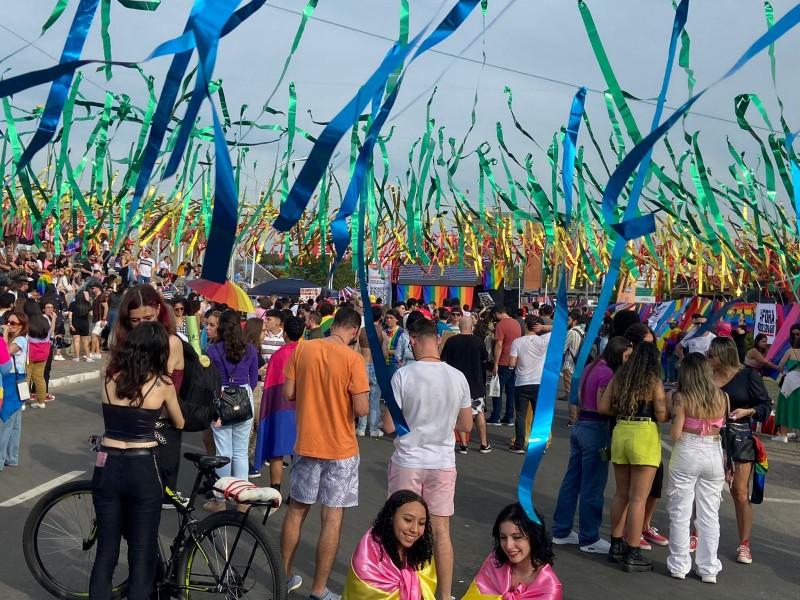 Mais de 3 mil pessoas passam pela 4ª Parada LGBTQIA+ de Criciúma
