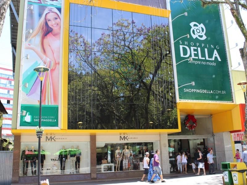 Shopping Della reinaugura terceiro piso nesta segunda-feira