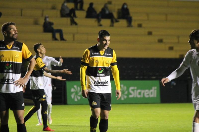 Léo Costa quer aproveitar as oportunidades na Copa Santa Catarina para ganhar confiança de Baier