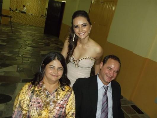 Formatura de Cristiane Dias Pirolla em Administração pela UNESC