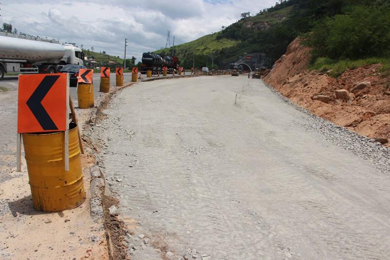 Dnit trabalha em duas frentes no Morro do Formigão