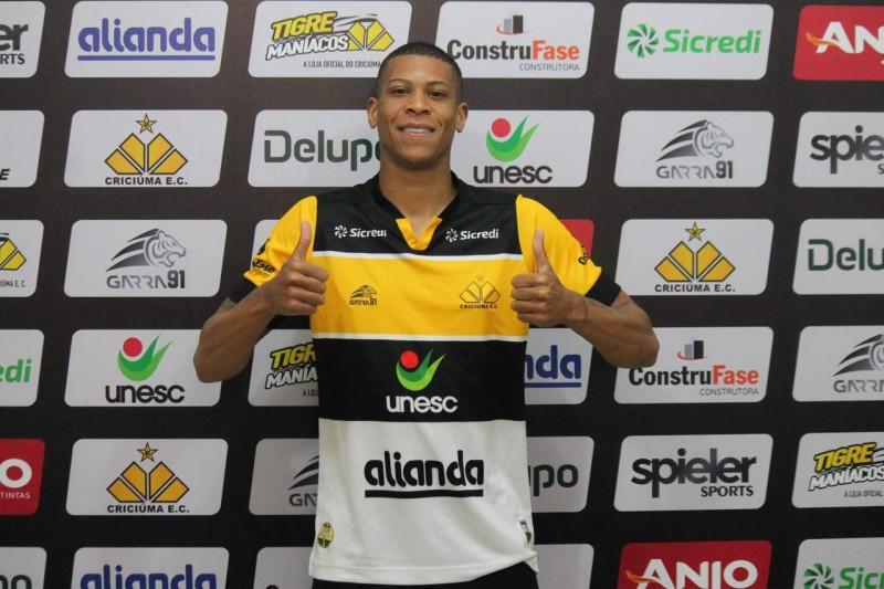 Criciúma confirma Hygor como novo reforço e atleta já está à disposição de Paulo Baier