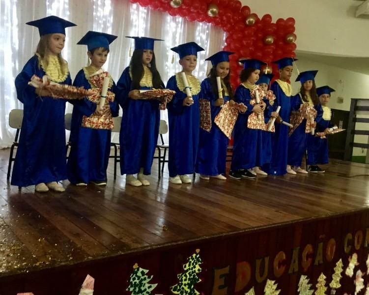 Formandos 2019 C.E.I Favo de Mel 