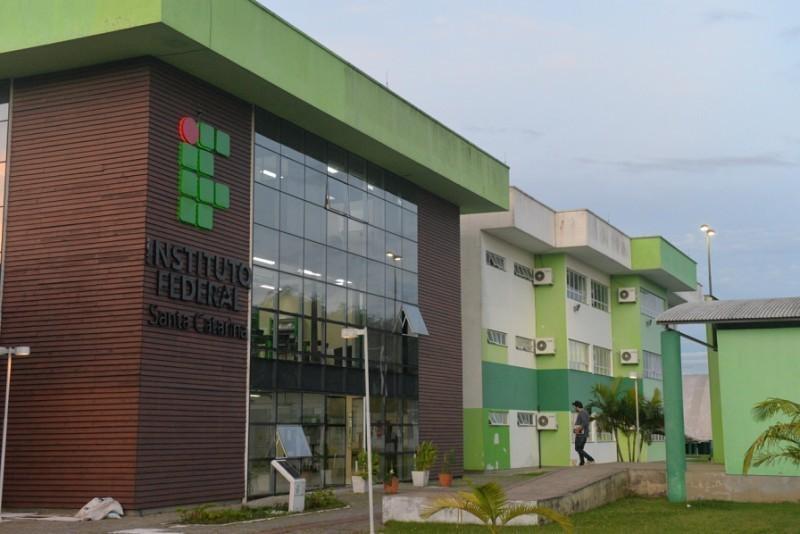 IFSC abre inscrições para cursos de pós-graduação gratuitos com vagas no Sul catarinense; confira