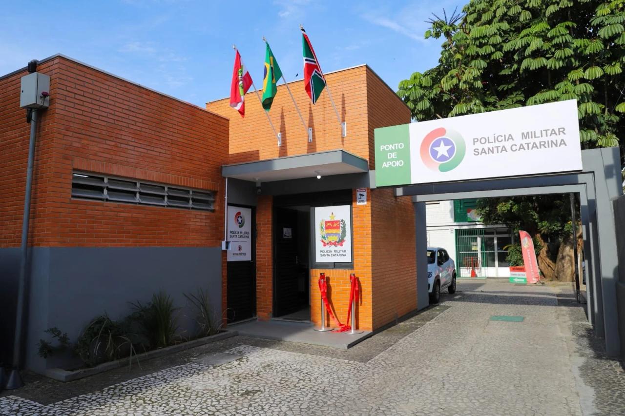 Posto da PM na praça Nereu Ramos entra em funcionamento