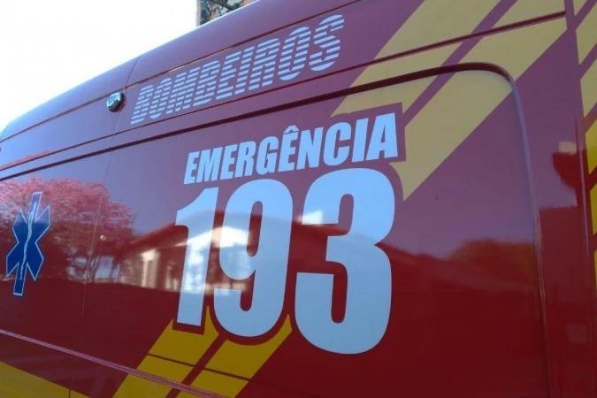 Motociclista fica ferida após ter a frente cortada por carro em Morro da Fumaça