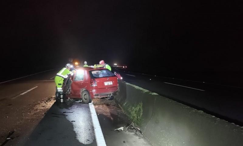 BR-101: carreta de Santa Rosa do Sul é atingida por carro que trafegava na contramão 