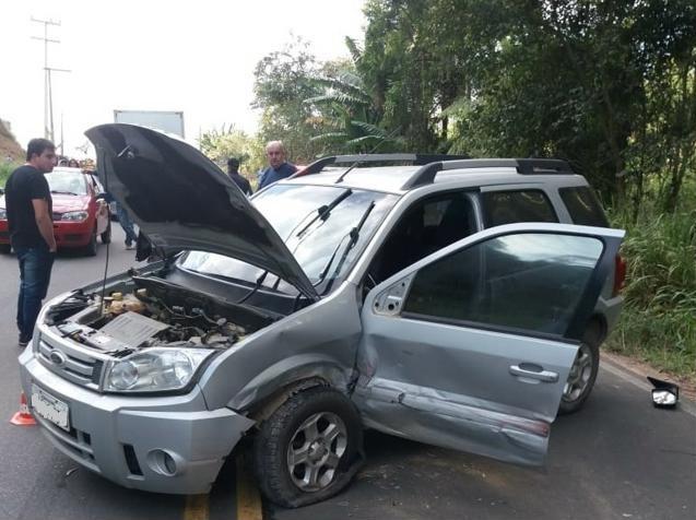 Dois carros colidem em Braço do Norte
