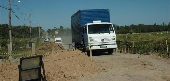 Construção de ponte revolta moradores da Linha Batista