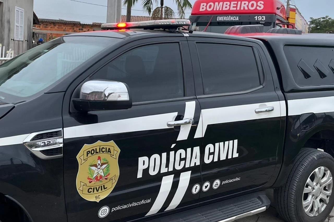 Homens investigados por extorsão são presos em operação da Polícia Civil no Sul de SC