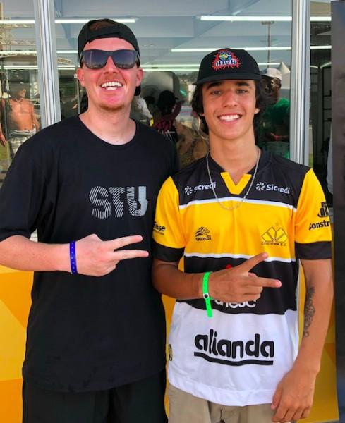 Pedro Carvalho ganha o público ao fazer volta com a camisa do Criciúma; presente veio de torcedor 