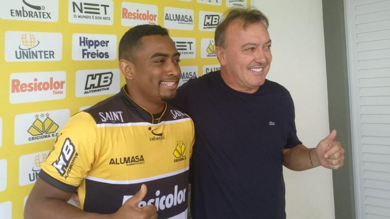 Lateral Marcos Vinícius é apresentado: “momento de deslanchar minha carreira”