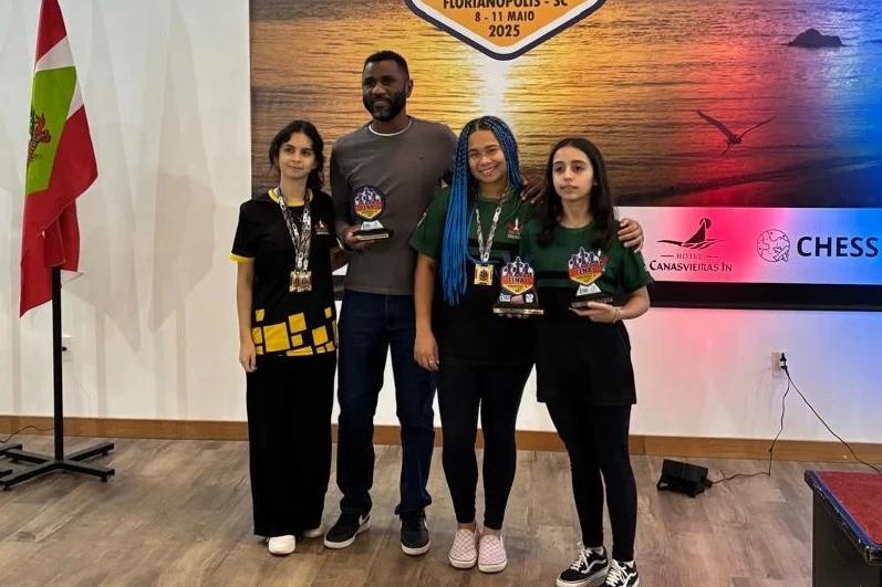 Time de xadrez da FME Criciúma ganha três medalhas no Festival Nacional da Juventude