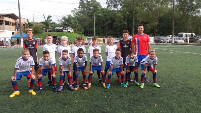 Garotos da FMCE farão preliminar em jogo de ex-craques do Flamengo