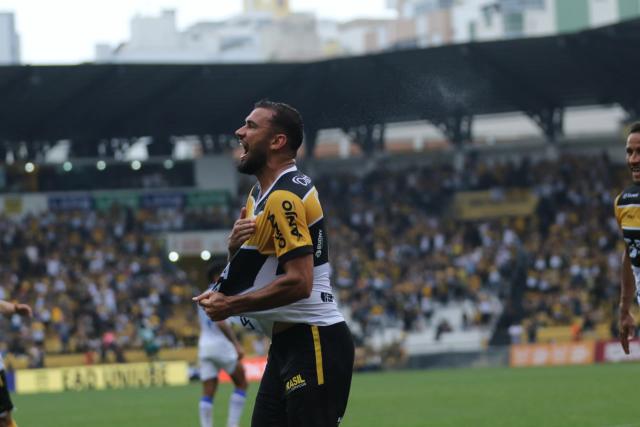 Ao vivo: vitória no clássico renasce ânimo para o acesso
