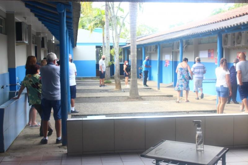 Na escola São Cristóvão votam 1298 eleitores; manhã tranquila no local