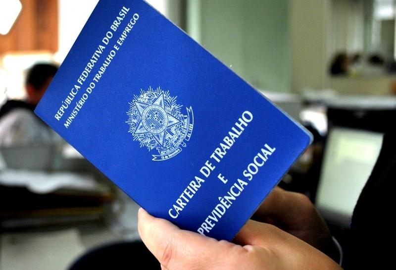 Ministério do Trabalho emite mais de 2,7 milhões de carteiras no primeiro semestre