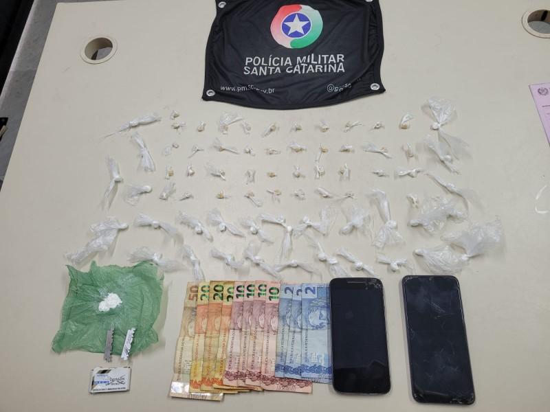Adolescente é apreendido com drogas no bairro Cristo Redentor 