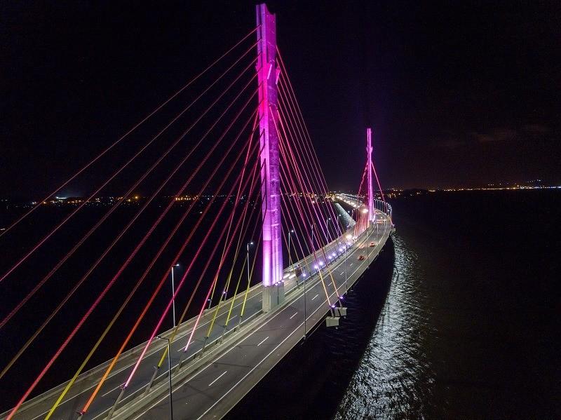Tráfego em meia pista na Ponte Anita Garibaldi em Laguna