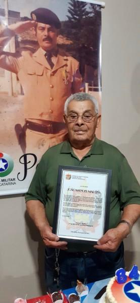 Policial da reserva completa 84 anos e é homenageado pelo destacamento da PM de Siderópolis