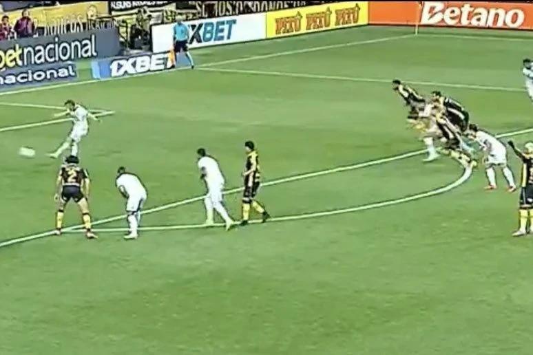 Tigre x Chape: ex-árbitro comenta sobre lance polêmico