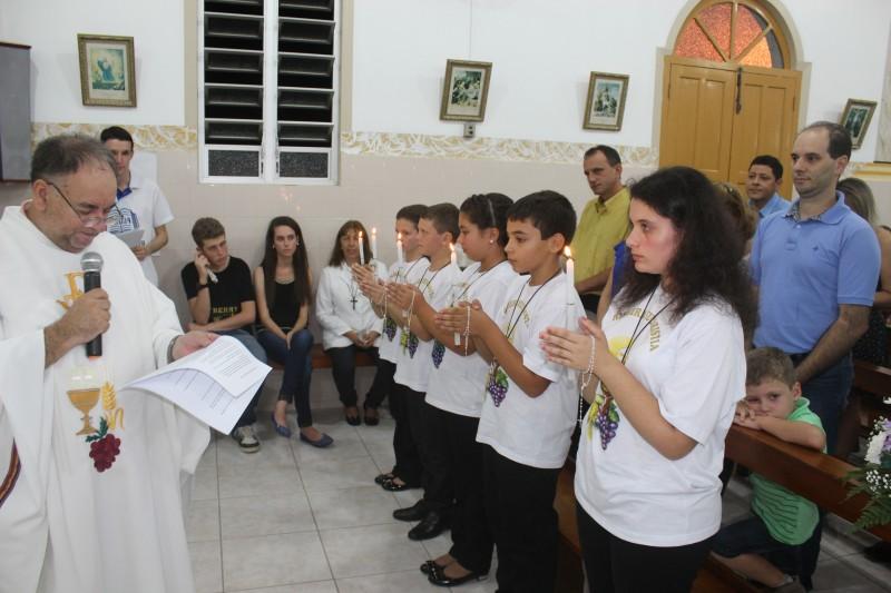 Comunidade Católica Alto Rio Maina Celebra 1ªEucaristia