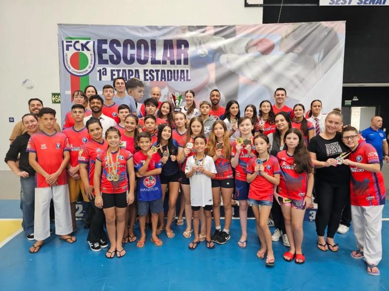 Karatê de Içara conquista troféu em etapa do Campeonato Catarinense Escolar