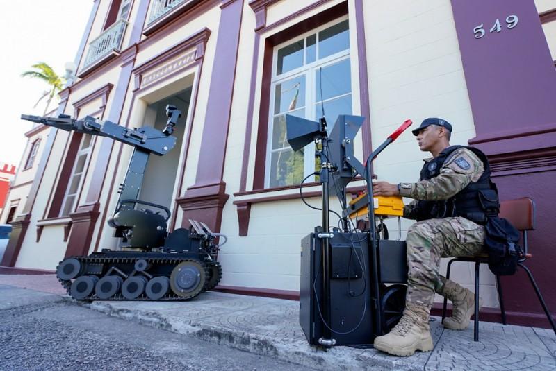 Polícia Militar de Santa Catarina recebe robô antibomba do Governo Federal 