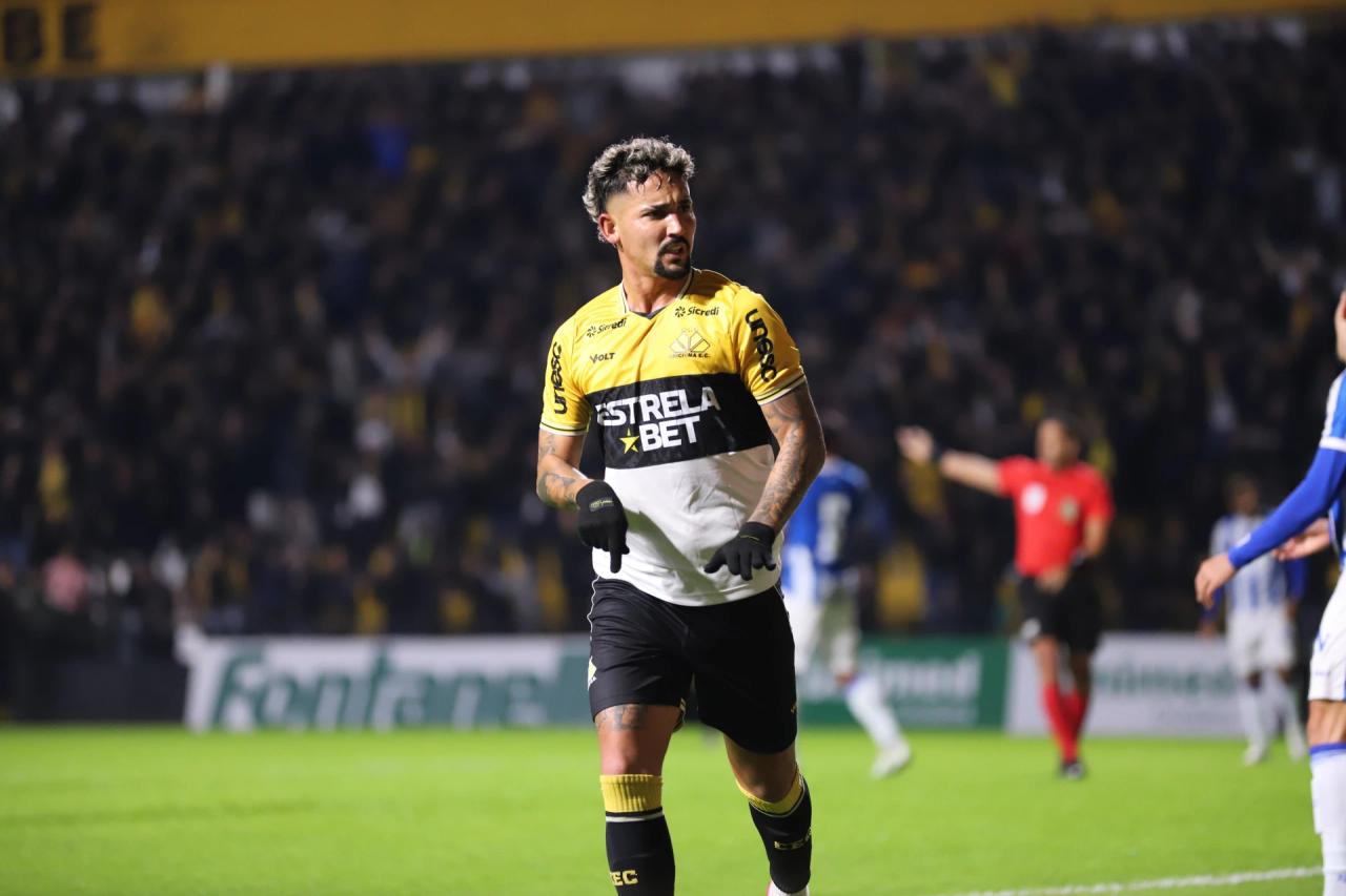 Buscando se afastar do Z4, Tigre enfrenta o Goiás na Serrinha