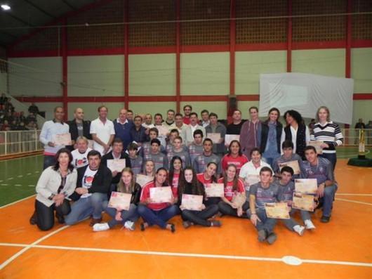 Abertura do Interbairros de Forquilhinha vira festa entre atletas