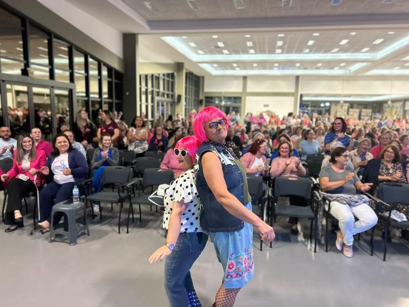 Prefeitura de Turvo reúne mais de 500 mulheres em evento alusivo ao Outubro Rosa
