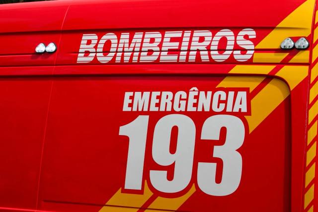 Jovem sofre parada cardíaca dentro de carro e é reanimado em hospital