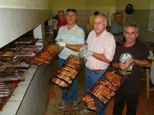 Festa da Tainha leva milhares ao Rincão