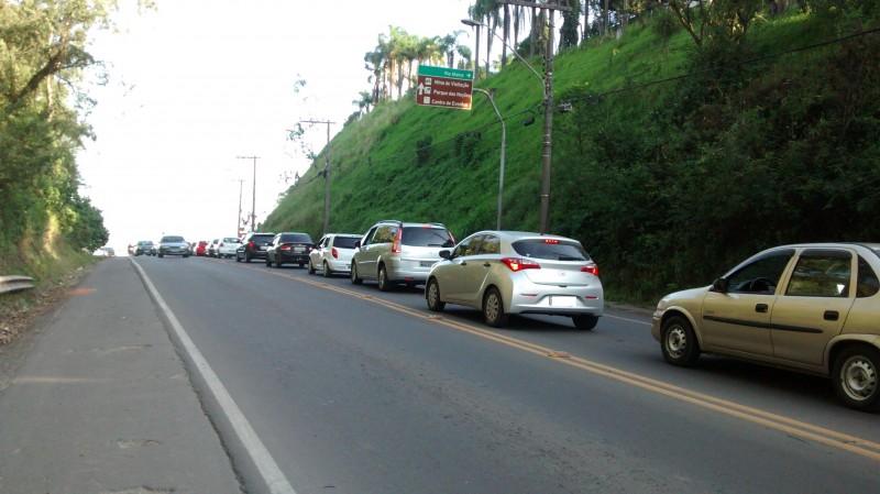 Em rodovia, mãe agride filho após cometer furto 