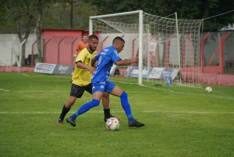 Caravaggio conquista primeira vitória como profissional na Série C do Catarinense 