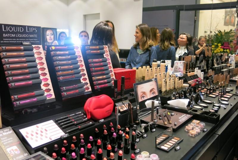 Dezembro inicia com novas operações no Nações Shopping  