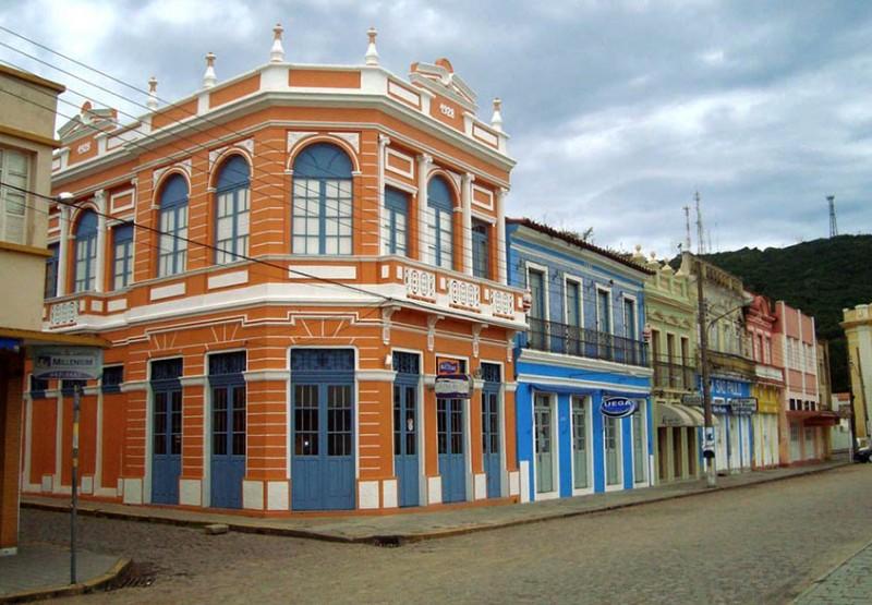 Investigado por praticar furtos no Centro Histórico de Laguna é preso