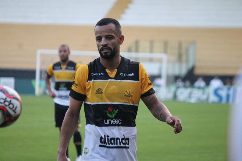 Experiente em partidas decisivas, Hélder mira confronto contra o Ituano: 'Jogo chave para o acesso'