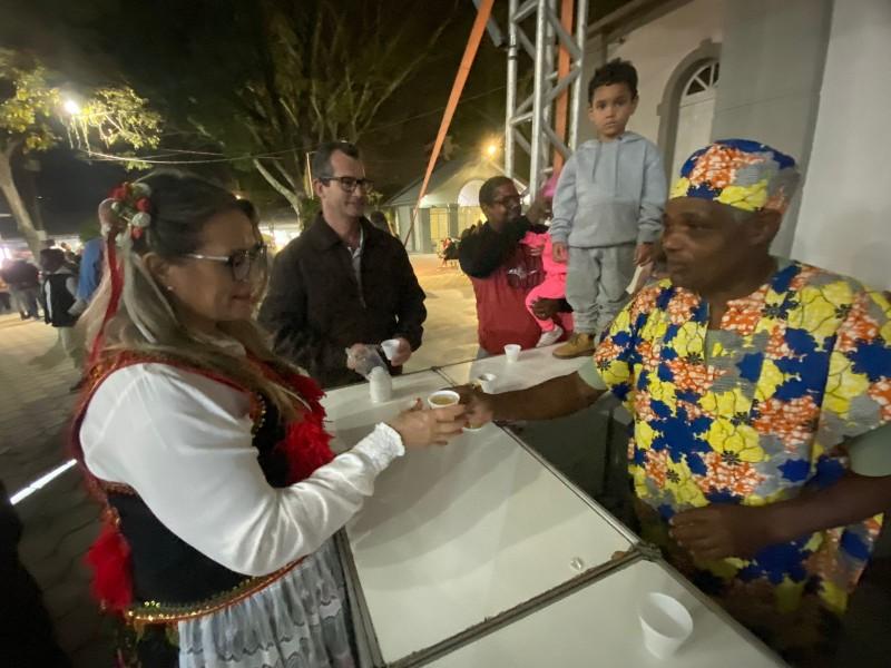 Primeiro dia de Festival das Etnias reúne mais de duas mil pessoas