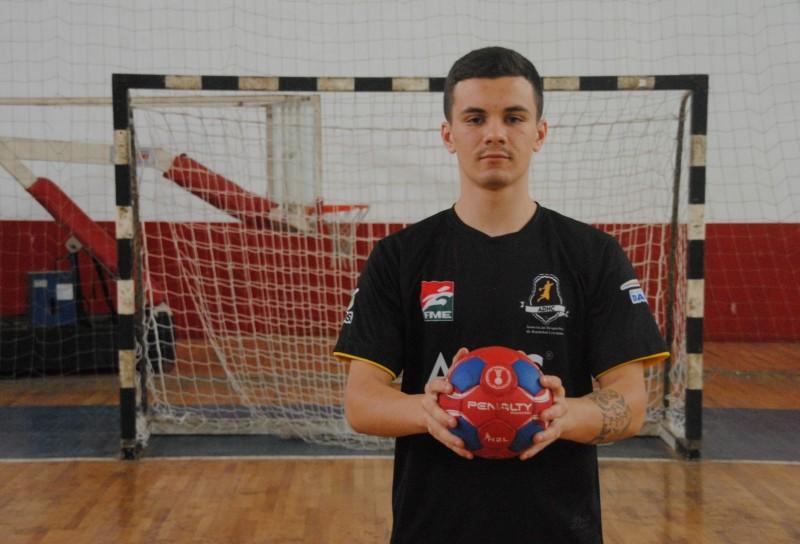 Do protagonismo dentro das quatro linhas à beira da quadra